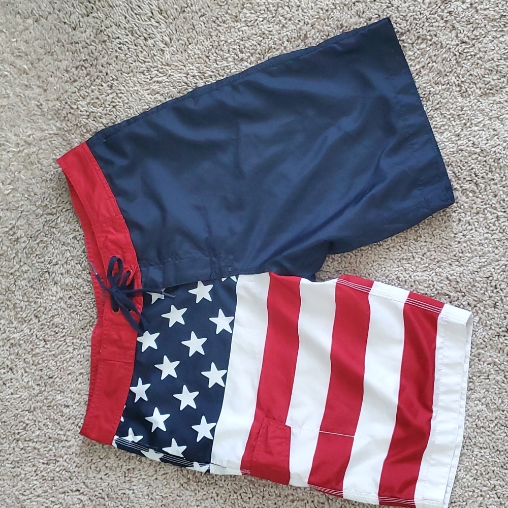 Old Navy Size M Stars Stripes Flag Swim Shorts Trunks - Picture 1 of 7